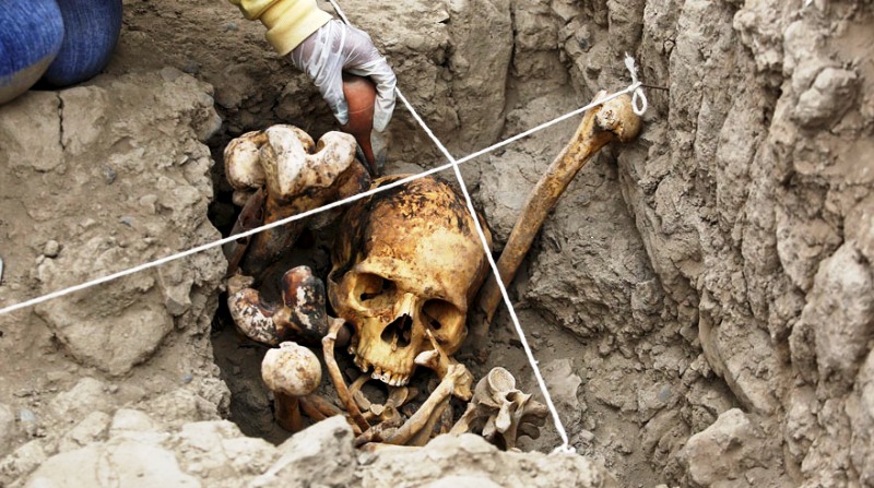 Peru: centuries-old tombs found at Lima archaeological site