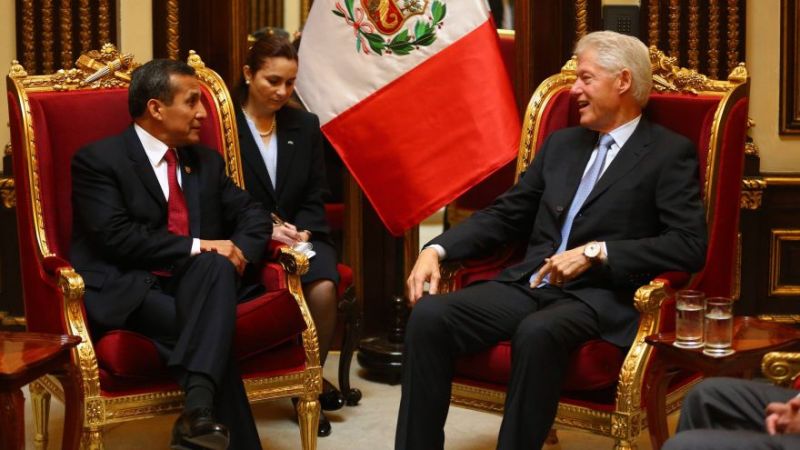 Bill Clinton meets with Peru’s president and Lima mayor