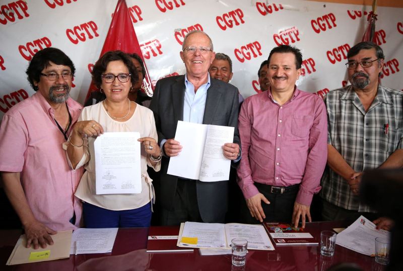 Peru’s largest labor union backs Pedro Pablo Kuczysnki
