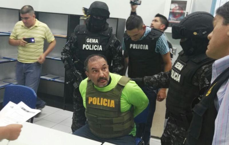 Fugitive governor extradited to Peru from Ecuador