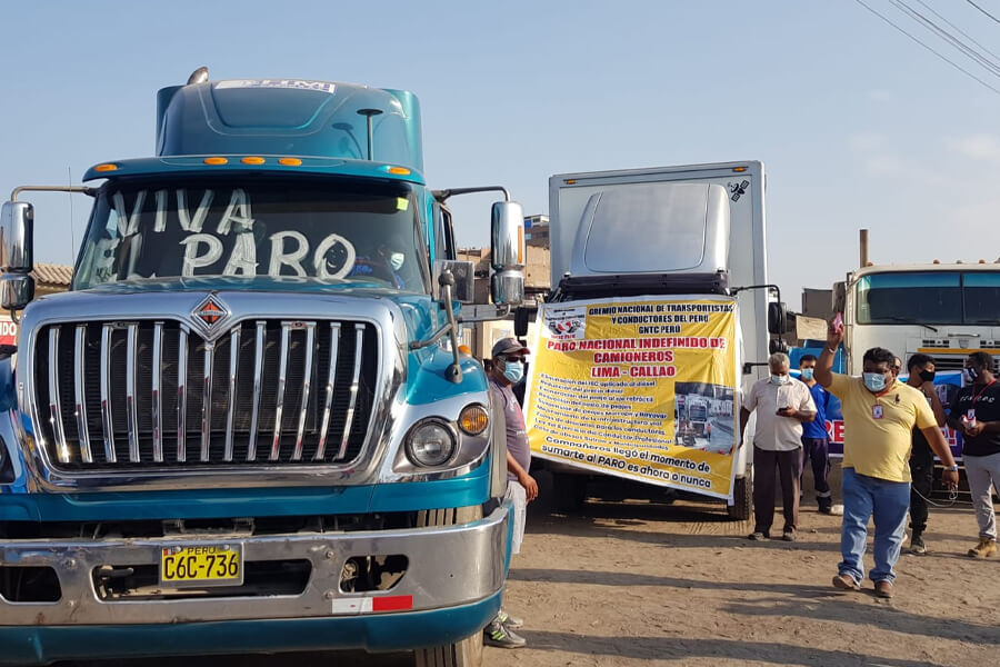 Truckers in Peru shut down roads for third day of national strike