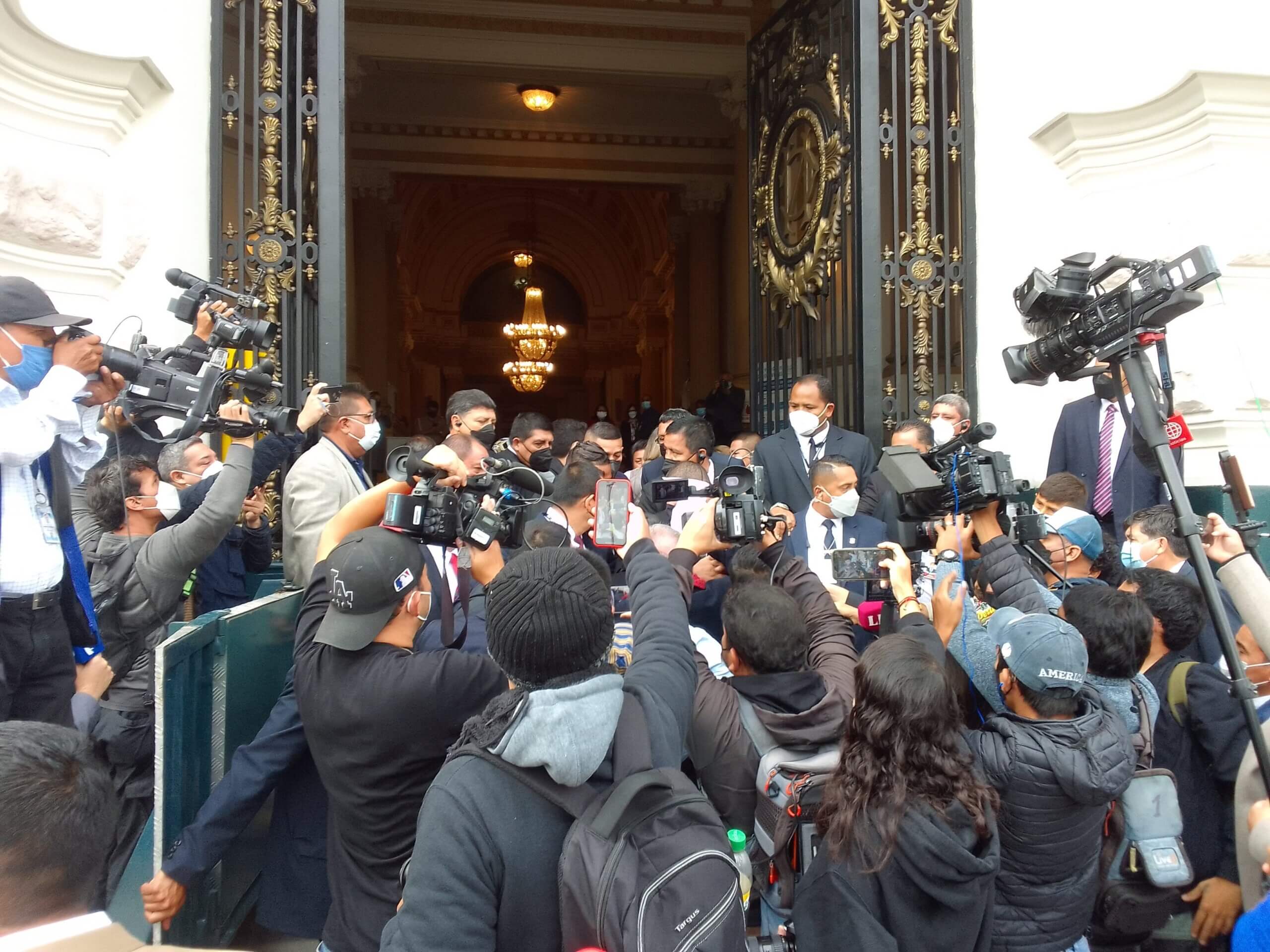 Peruvian journalists hold sit-in at Congress to protest Covid-era entry restrictions