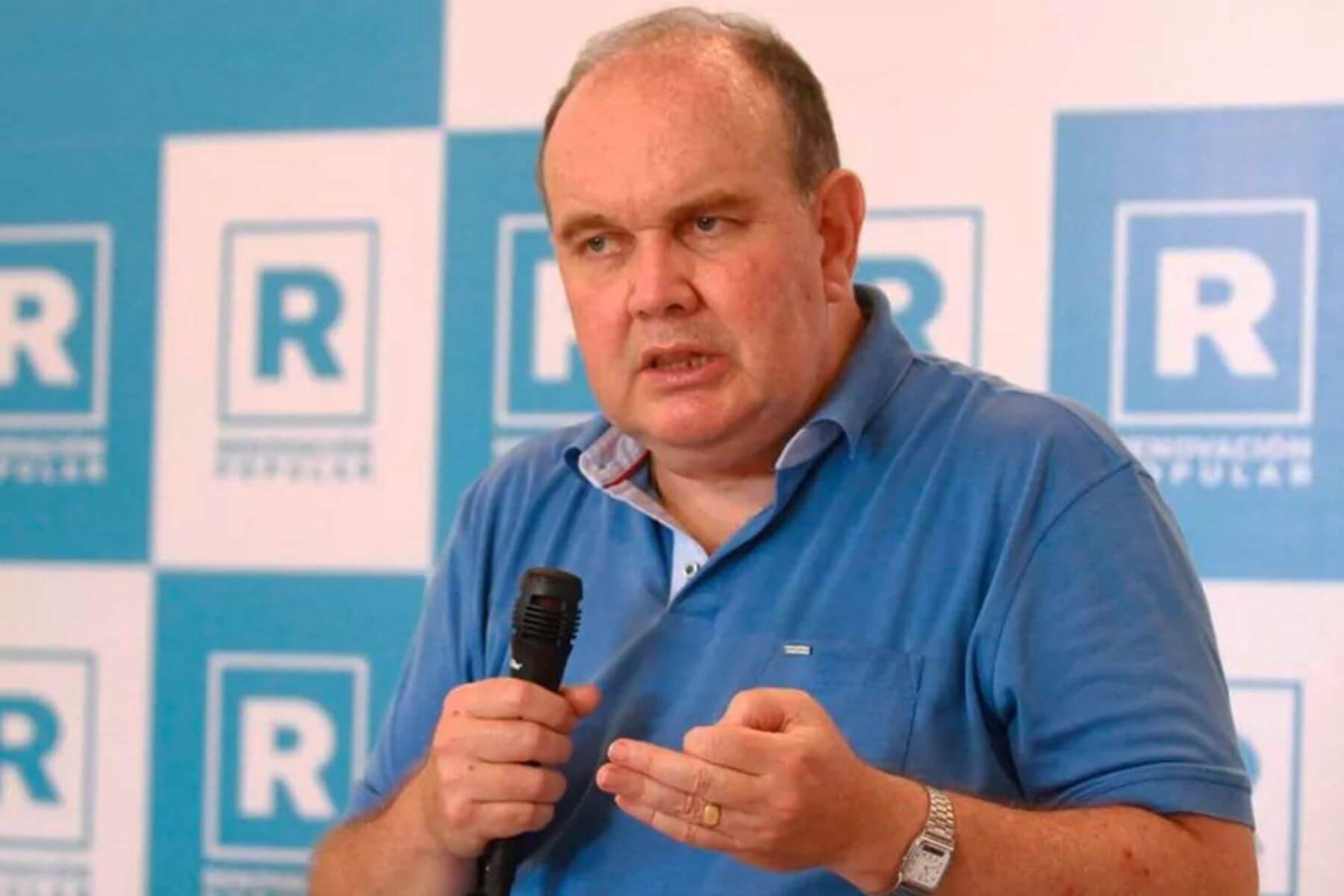 Conservative businessman Rafael López Aliaga elected mayor of Lima